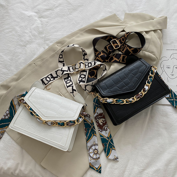 Sieviešu ādas soma ar tekstila rokturi trīs krāsās