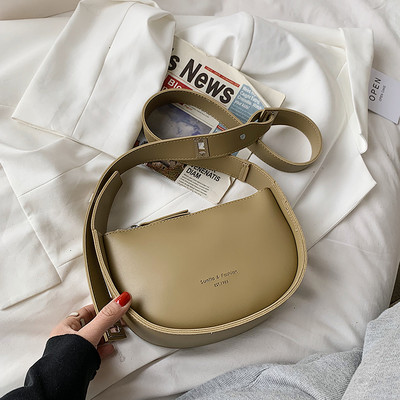 Γυναικεία καθημερινή τσάντα από οικολογικό δέρμα με επιγραφή