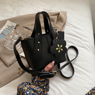 Μικρή οικολογική δερμάτινη τσάντα με κοντή και μακριά λαβή