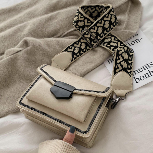 Γυναικεία δερμάτινη τσάντα με τετράγωνο σχήμα