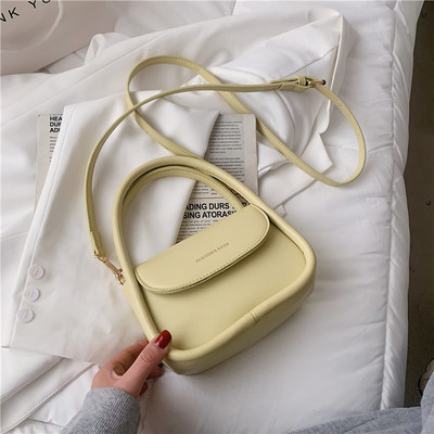 Γυναικεία τετράγωνη τσάντα από οικολογικό δέρμα με επιγραφή