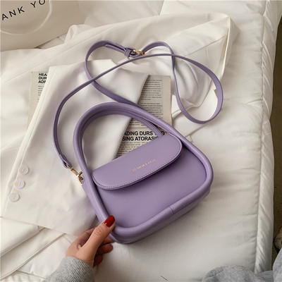 Γυναικεία τετράγωνη τσάντα από οικολογικό δέρμα με επιγραφή