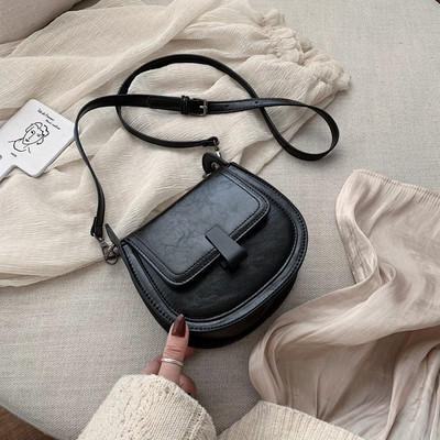 Γυναικεία τσάντα νέου μοντέλου από οικολογικό δέρμα - για τον ώμο