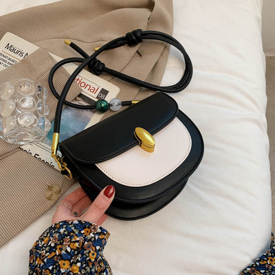 Ikdienas ādas soma ar garu rokturi un metāla sprādzi