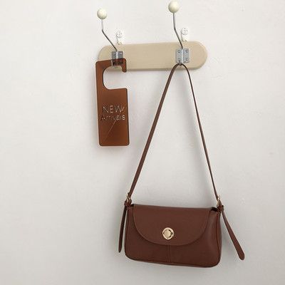 Jauna modeļa ādas sieviešu plecu soma ar metāla aizdari