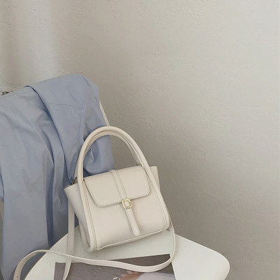 Moderna sieviešu maza somiņa no eko ādas vairākās krāsās