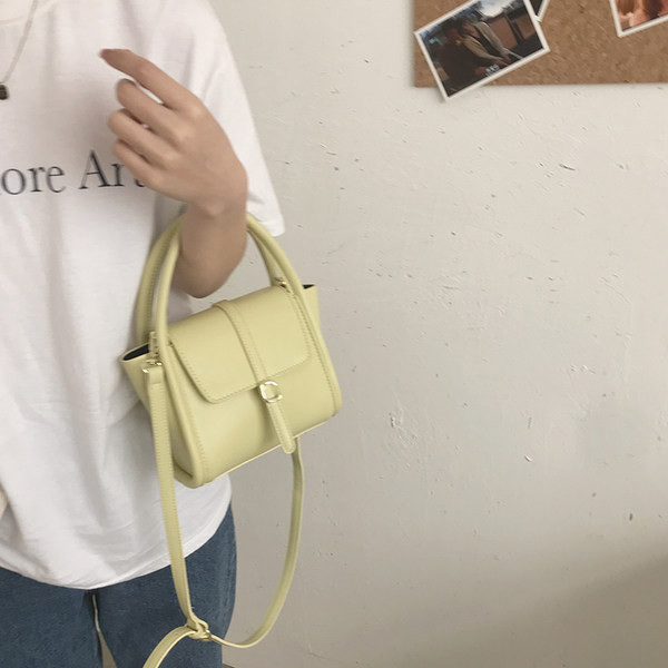 Moderna sieviešu maza somiņa no eko ādas vairākās krāsās