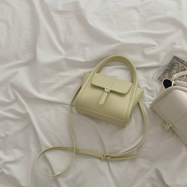 Moderna sieviešu maza somiņa no eko ādas vairākās krāsās