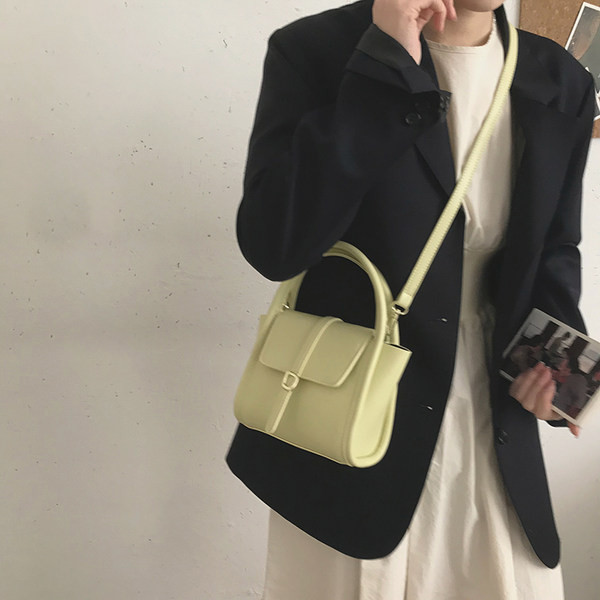 Moderna sieviešu maza somiņa no eko ādas vairākās krāsās