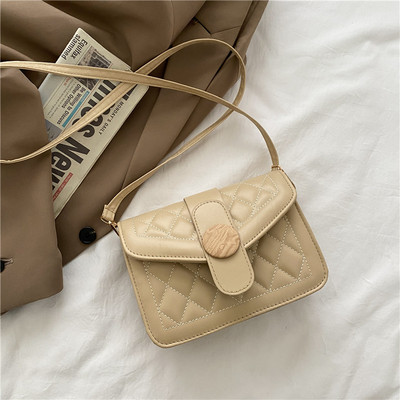 Γυναικεία έκο δερμάτινη τσάντα με μακριά λαβή και μεταλλική στερέωση