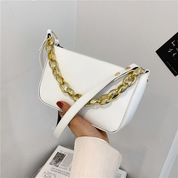 Γυναικεία έκο δερμάτινη τσάντα με μεταλλική αλυσίδα και μακριά λαβή