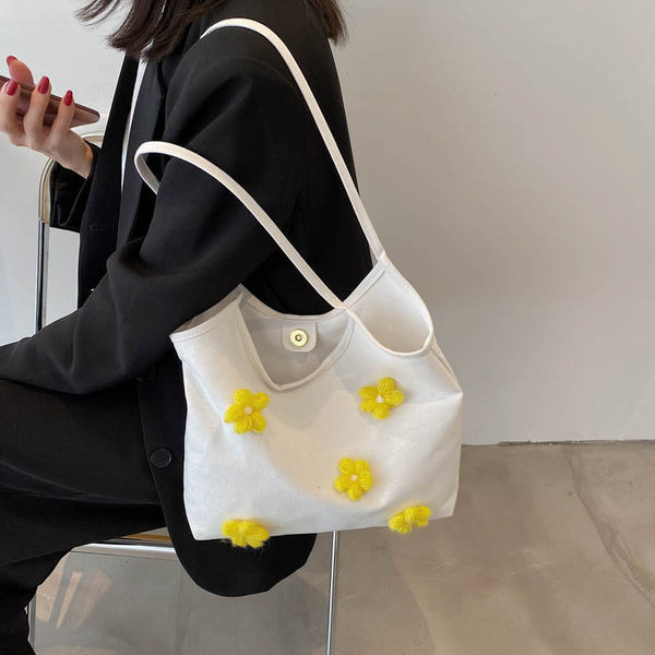 Ikdienas sieviešu soma ar 3D ziediem un īsu rokturi