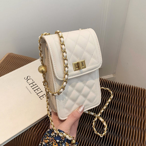 Γυναικεία τσάντα με μεταλλικό κούμπωμα και μακριά λαβή - οικολογικό δέρμα