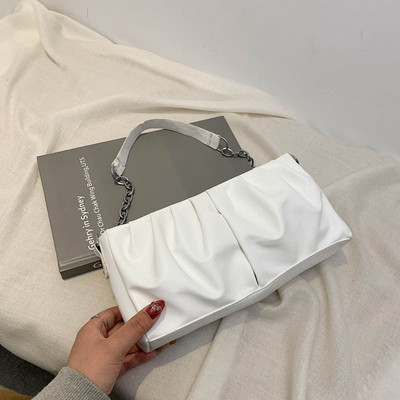 Γυναικεία έκο δερμάτινη τσάντα ώμου με μεταλλική λαβή