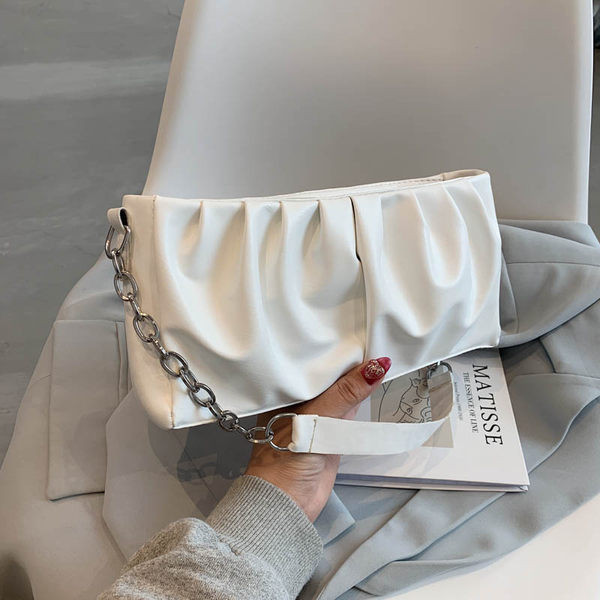 Γυναικεία έκο δερμάτινη τσάντα ώμου με μεταλλική λαβή