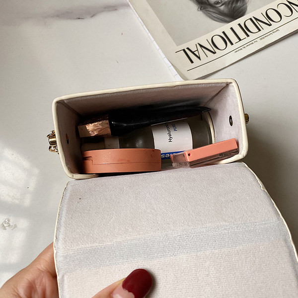 Κομψή γυναικεία τσάντα με μακρές και κοντές λαβές