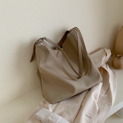 Sieviešu somas tipa soma ar sprādzi no eko ādas