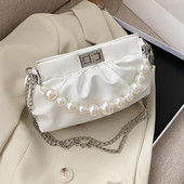 Maza ādas soma ar metāla ķēdīti un pērlēm