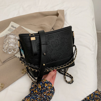 Σύγχρονη τσάντα από ανάγλυφο οικολογικό δέρμα με δύο λαβές