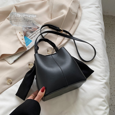 Sieviešu soma no eko ādas somas tipa ar diviem rokturiem