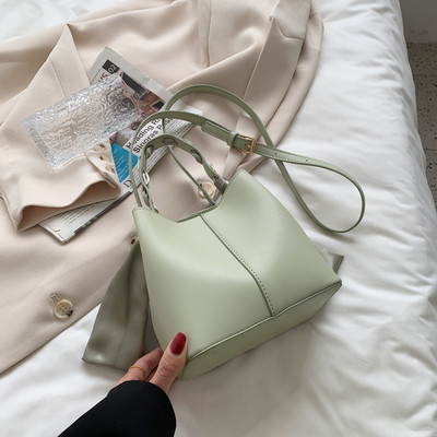 Sieviešu soma no eko ādas somas tipa ar diviem rokturiem