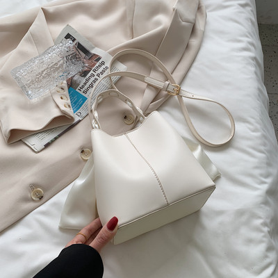 Sieviešu soma no eko ādas somas tipa ar diviem rokturiem