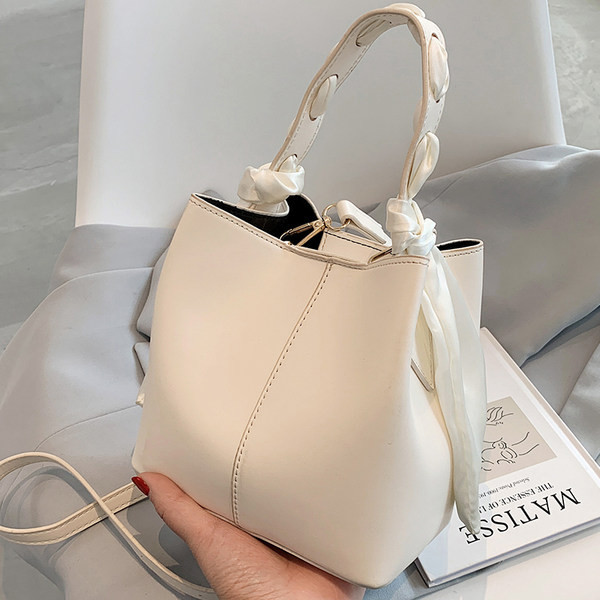 Sieviešu soma no eko ādas somas tipa ar diviem rokturiem