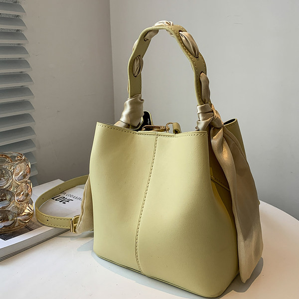 Sieviešu soma no eko ādas somas tipa ar diviem rokturiem