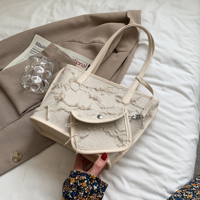 Γυναικεία μεγάλη υφασμάτινη τσάντα με πορτοφόλι