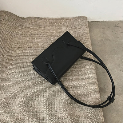 Sieviešu ādas plecu soma no eko ādas