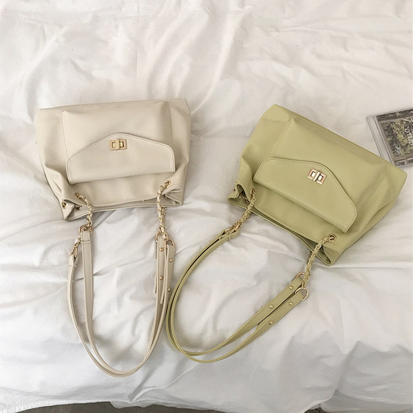 Casual γυναικεία τσάντα ώμου με μπροστινή τσέπη από έκο δέρμα