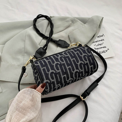 Σύγχρονη γυναικεία τσάντα με ρυθμιζόμενη λαβή