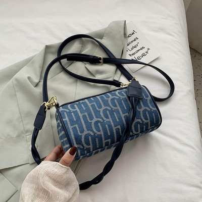 Σύγχρονη γυναικεία τσάντα με ρυθμιζόμενη λαβή