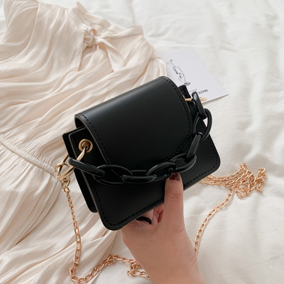 Γυναικεία έκο δερμάτινη τσάντα σε τέσσερα χρώματα και μεταλλική αλυσίδα