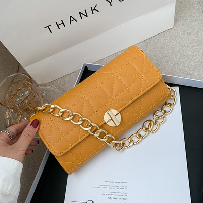 Γυναικεία έκο δερμάτινη τσάντα με μεταλλικό κούμπωμα σε διάφορα χρώματα