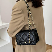 Geanta de dama din piele ecologica - cu maner lung si prindere metalica