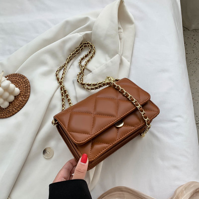 Geanta de dama din piele ecologica - cu maner lung si prindere metalica