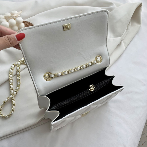 Geanta de dama din piele ecologica - cu maner lung si prindere metalica