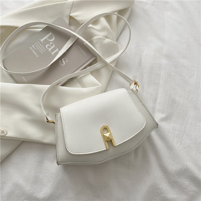 Sieviešu soma ar plānu garu rokturi