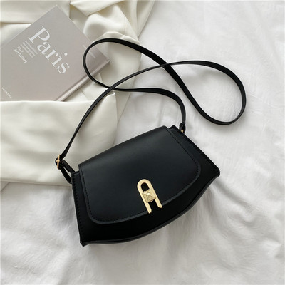 Sieviešu soma ar plānu garu rokturi