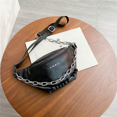 Sieviešu plecu soma ar metāla apdari un pērlēm no eko ādas