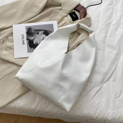 Retro stila sieviešu soma trīs krāsās