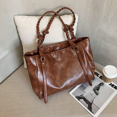 Γυναικεία τσάντα από έκο δέρμα  με κοντές λαβές