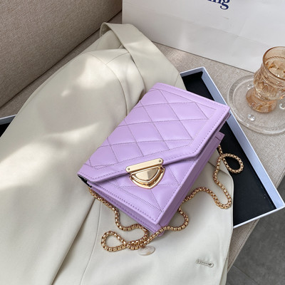 Γυναικεία μοντέρνα τσάντα με αλυσίδα σε τέσσερα χρώματα