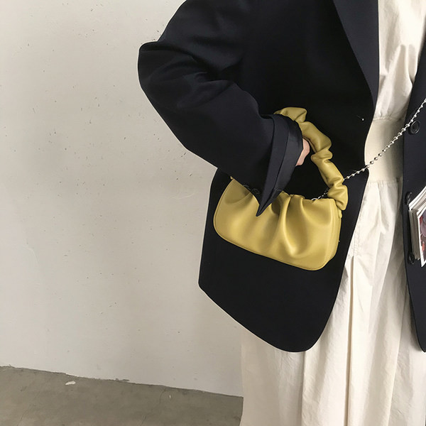 Σύγχρονη γυναικεία τσάντα από οικολογικό δέρμα με λαβή