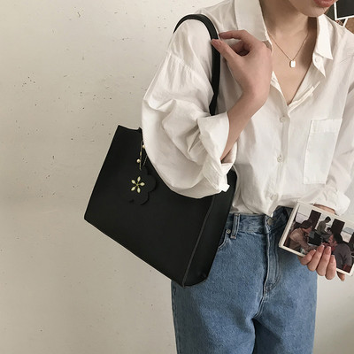 Γυναικεία τσάντα ώμου καθημερινή με κουμπιά