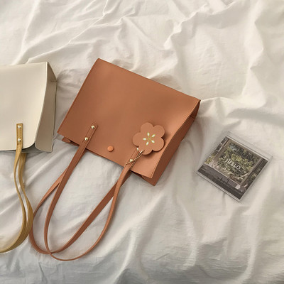 Γυναικεία τσάντα ώμου καθημερινή με κουμπιά