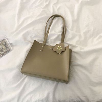 Γυναικεία τσάντα ώμου καθημερινή με κουμπιά