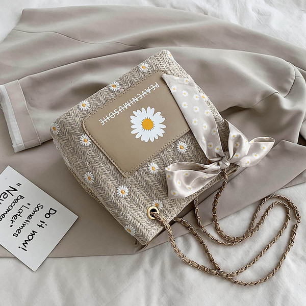 Ženska torba s izvezenim cvijećem i dugom ručkom