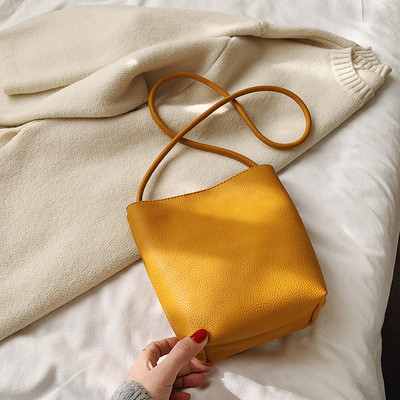 Γυναικεία τσάντα οικολογική δερμάτινη κλασικό μοντέλο με μακριά λαβή